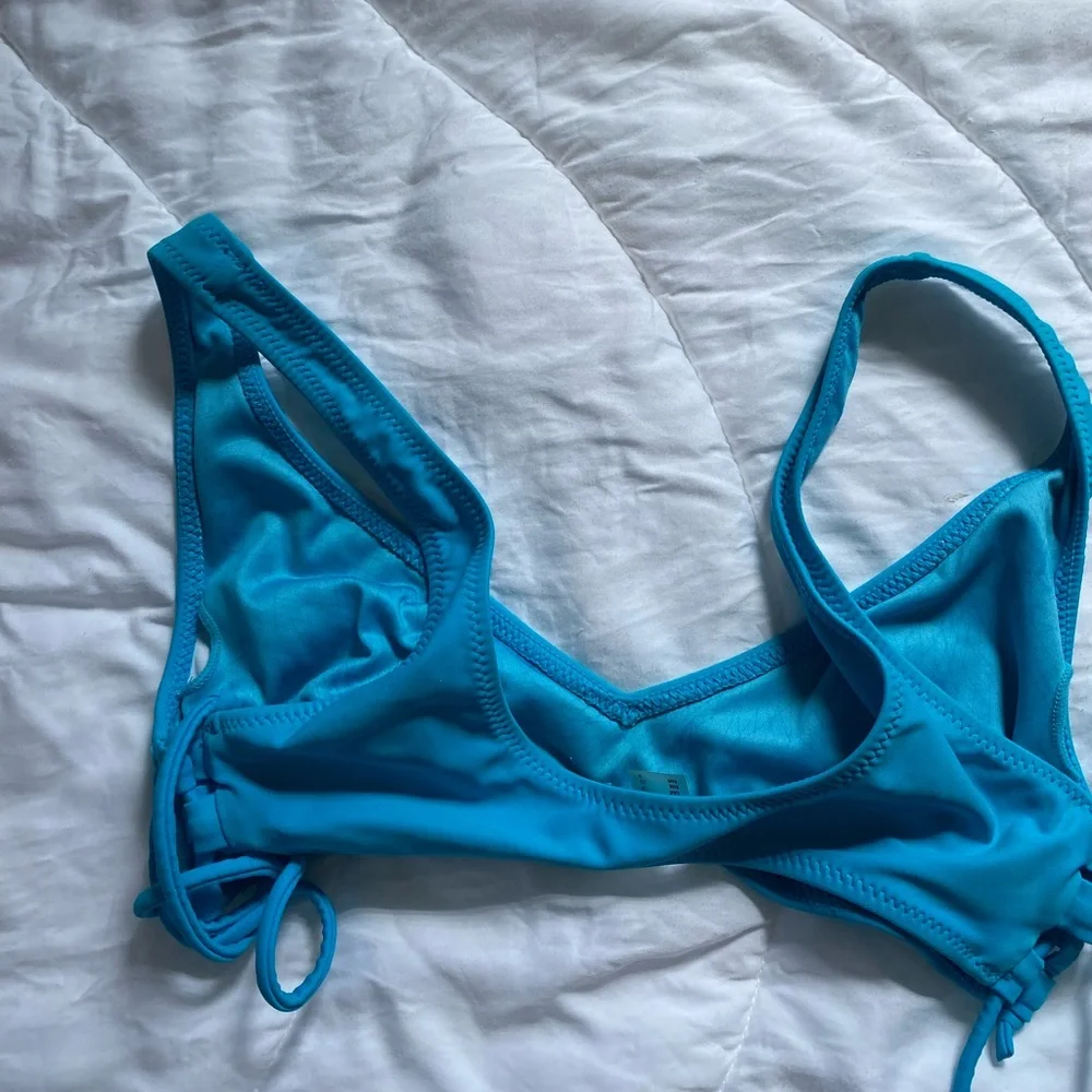 Volcom xs bikini top - Picture 2 of 3